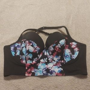 Torrid swimsuit top size 2 crisscross straps